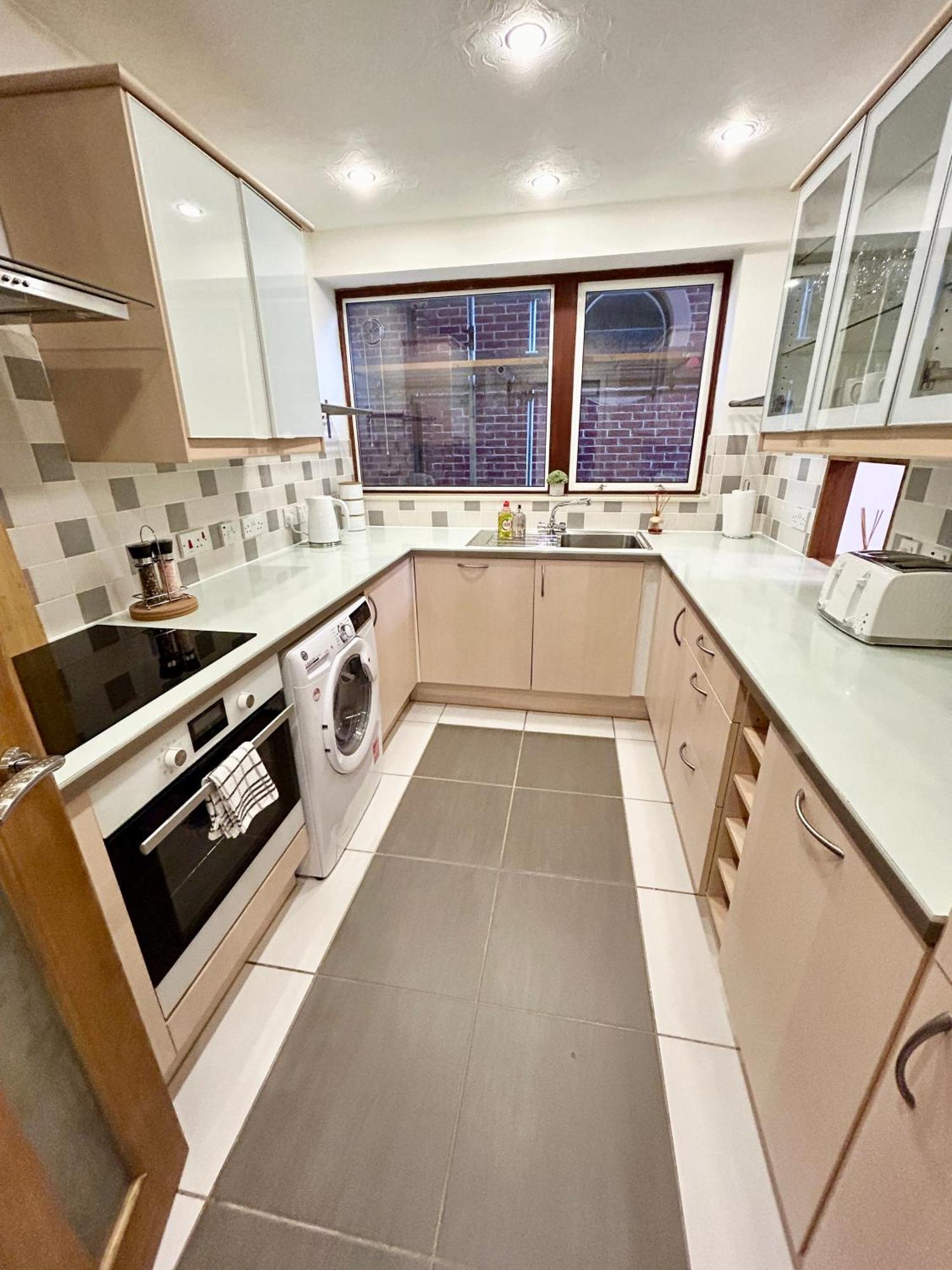 Spacious 3 Bedroom Apartment Close To Marina, 2 Parking Spaces, Kingsize Or Single Beds Σαουθάμπτον Εξωτερικό φωτογραφία