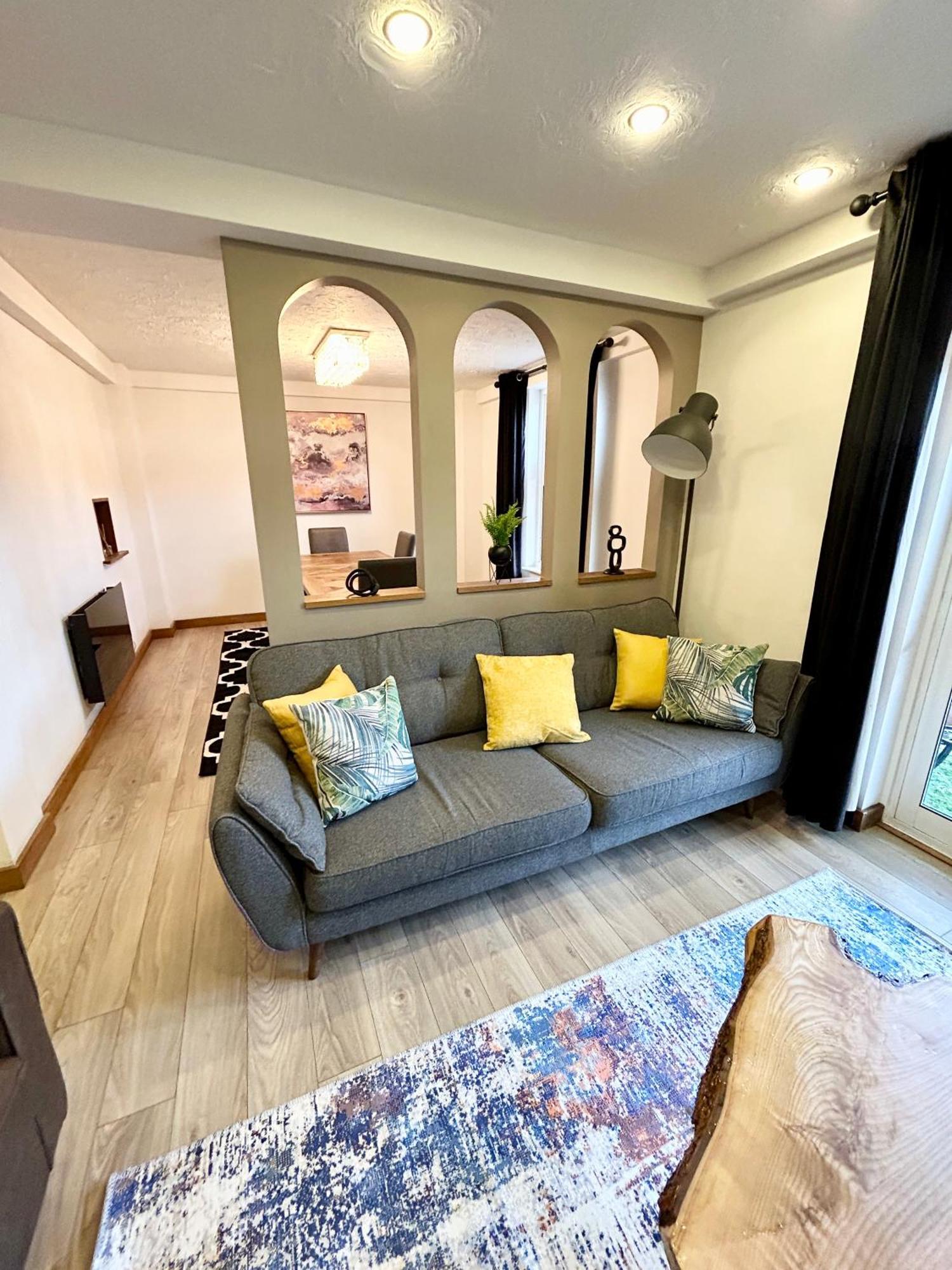 Spacious 3 Bedroom Apartment Close To Marina, 2 Parking Spaces, Kingsize Or Single Beds Σαουθάμπτον Εξωτερικό φωτογραφία