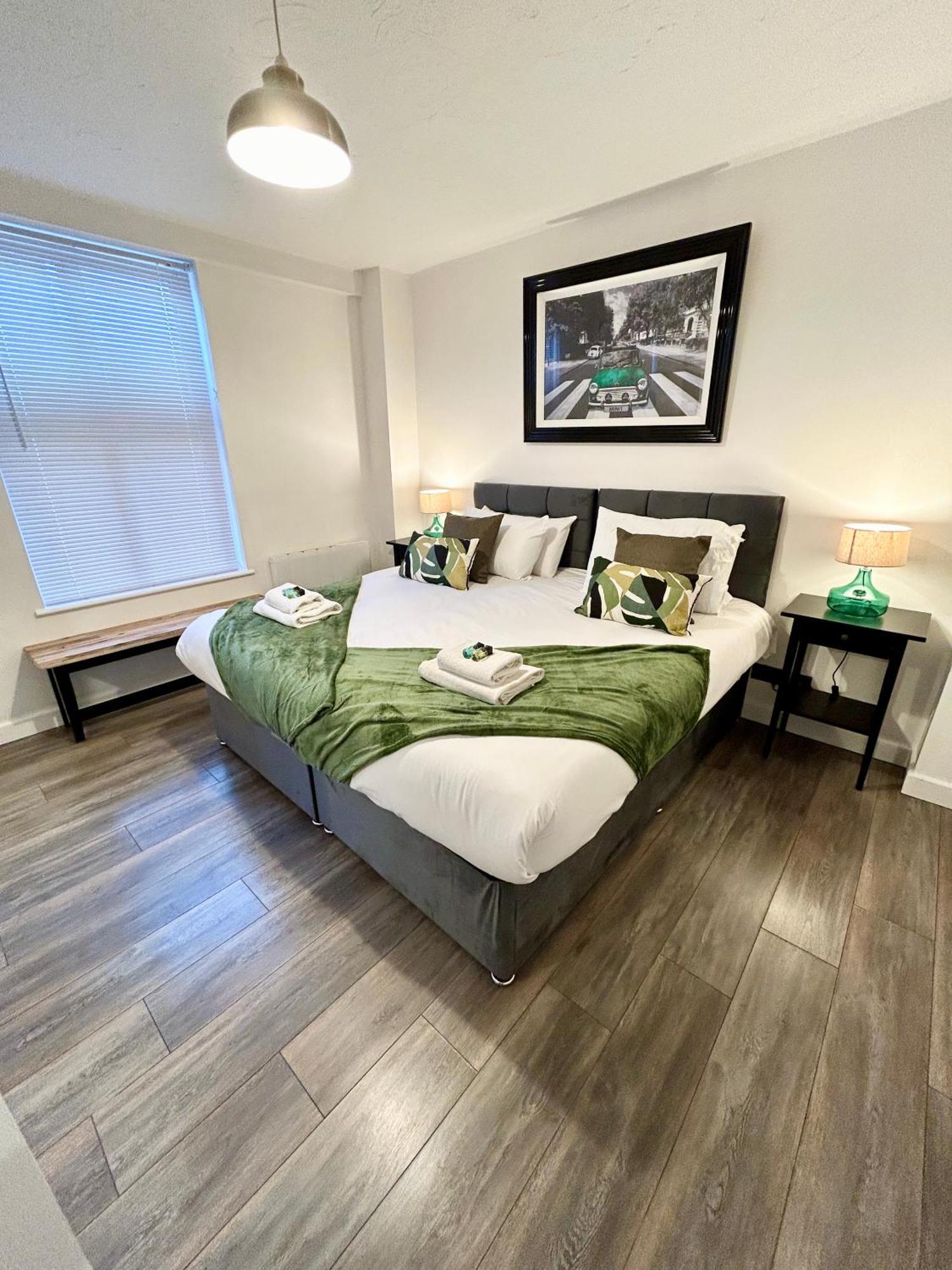 Spacious 3 Bedroom Apartment Close To Marina, 2 Parking Spaces, Kingsize Or Single Beds Σαουθάμπτον Εξωτερικό φωτογραφία