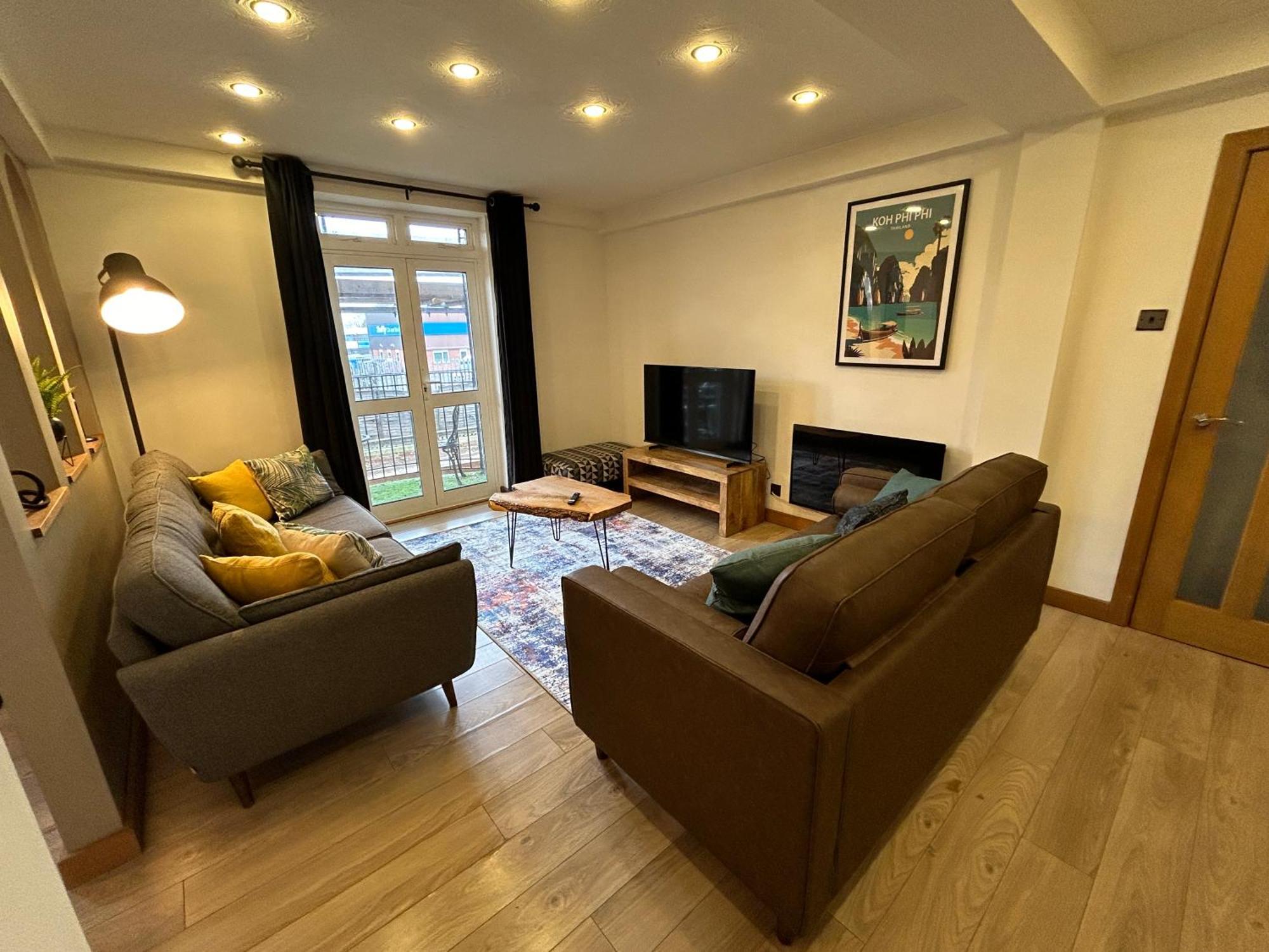 Spacious 3 Bedroom Apartment Close To Marina, 2 Parking Spaces, Kingsize Or Single Beds Σαουθάμπτον Εξωτερικό φωτογραφία