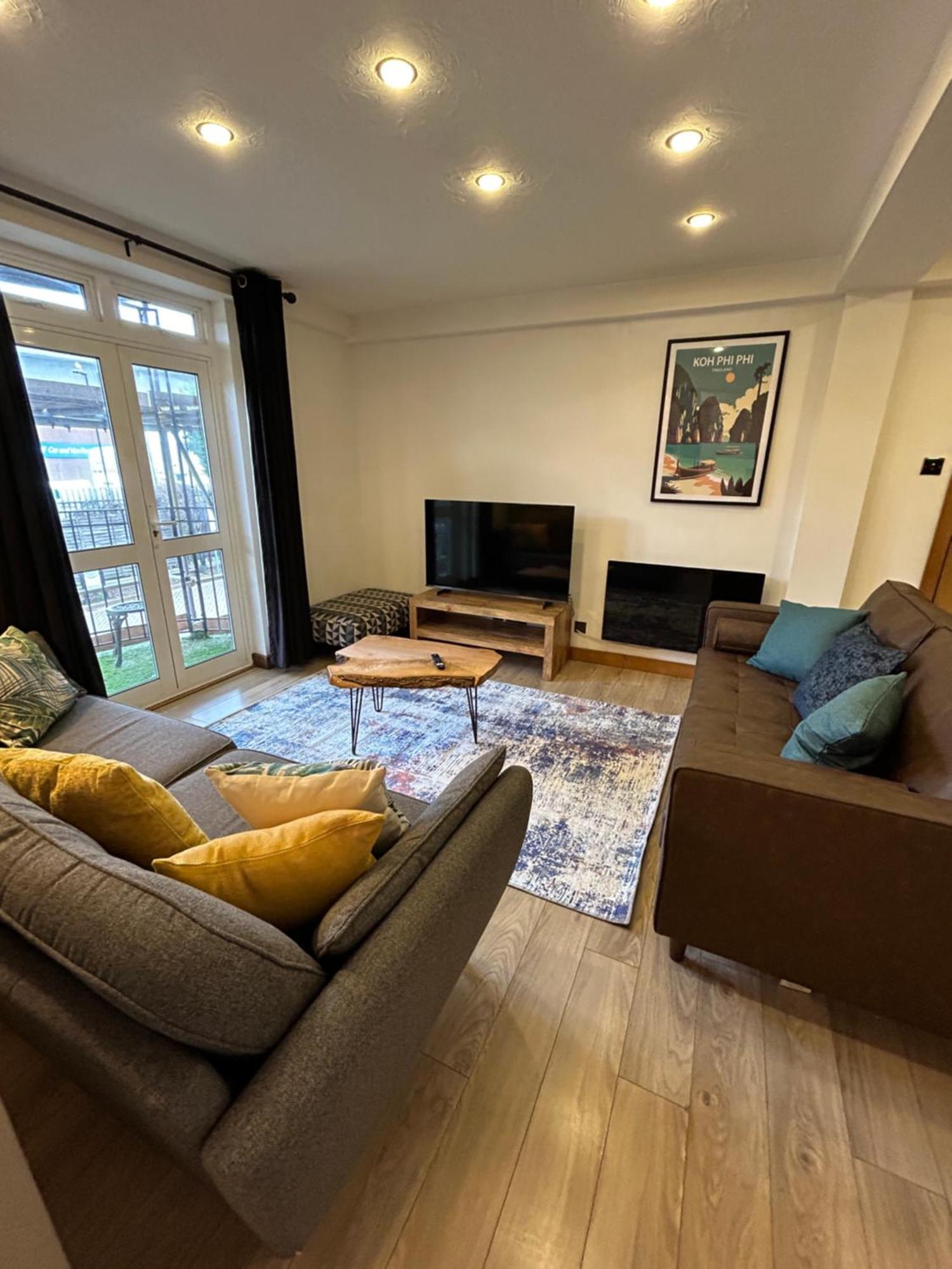 Spacious 3 Bedroom Apartment Close To Marina, 2 Parking Spaces, Kingsize Or Single Beds Σαουθάμπτον Εξωτερικό φωτογραφία