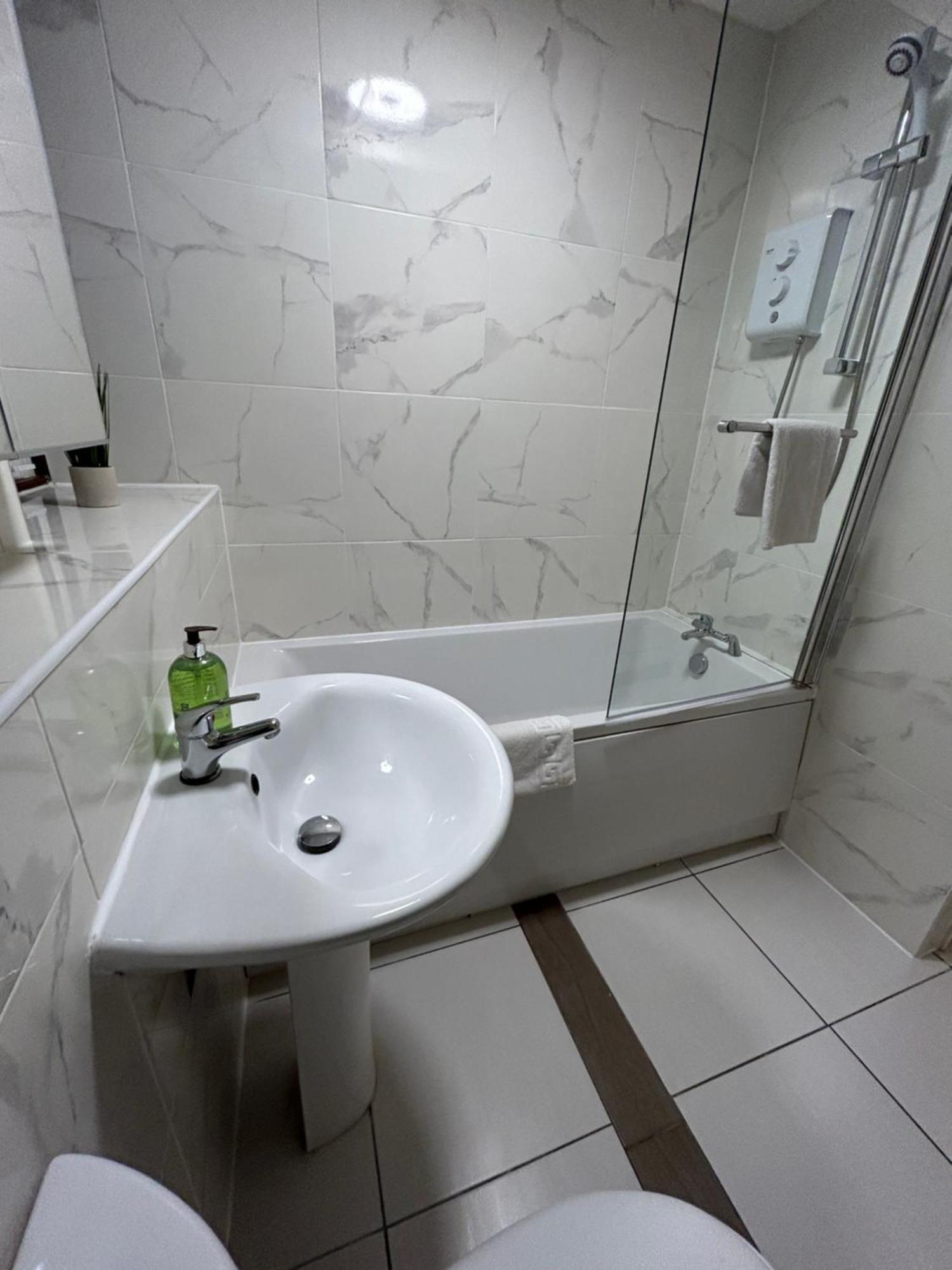 Spacious 3 Bedroom Apartment Close To Marina, 2 Parking Spaces, Kingsize Or Single Beds Σαουθάμπτον Εξωτερικό φωτογραφία